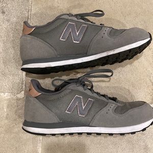 New balance 311 tennis shoes